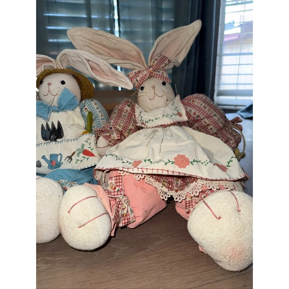 Vintage Pair of Easter Spring Bunny Rabbits gardening garden‎ tools preloved